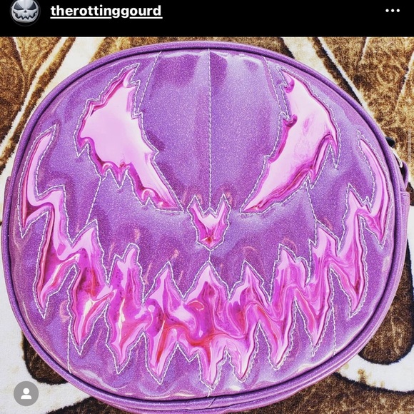 DISO Love Pain & Stitches purses (DO NOT BUY) in search of - Picture 2 of 6